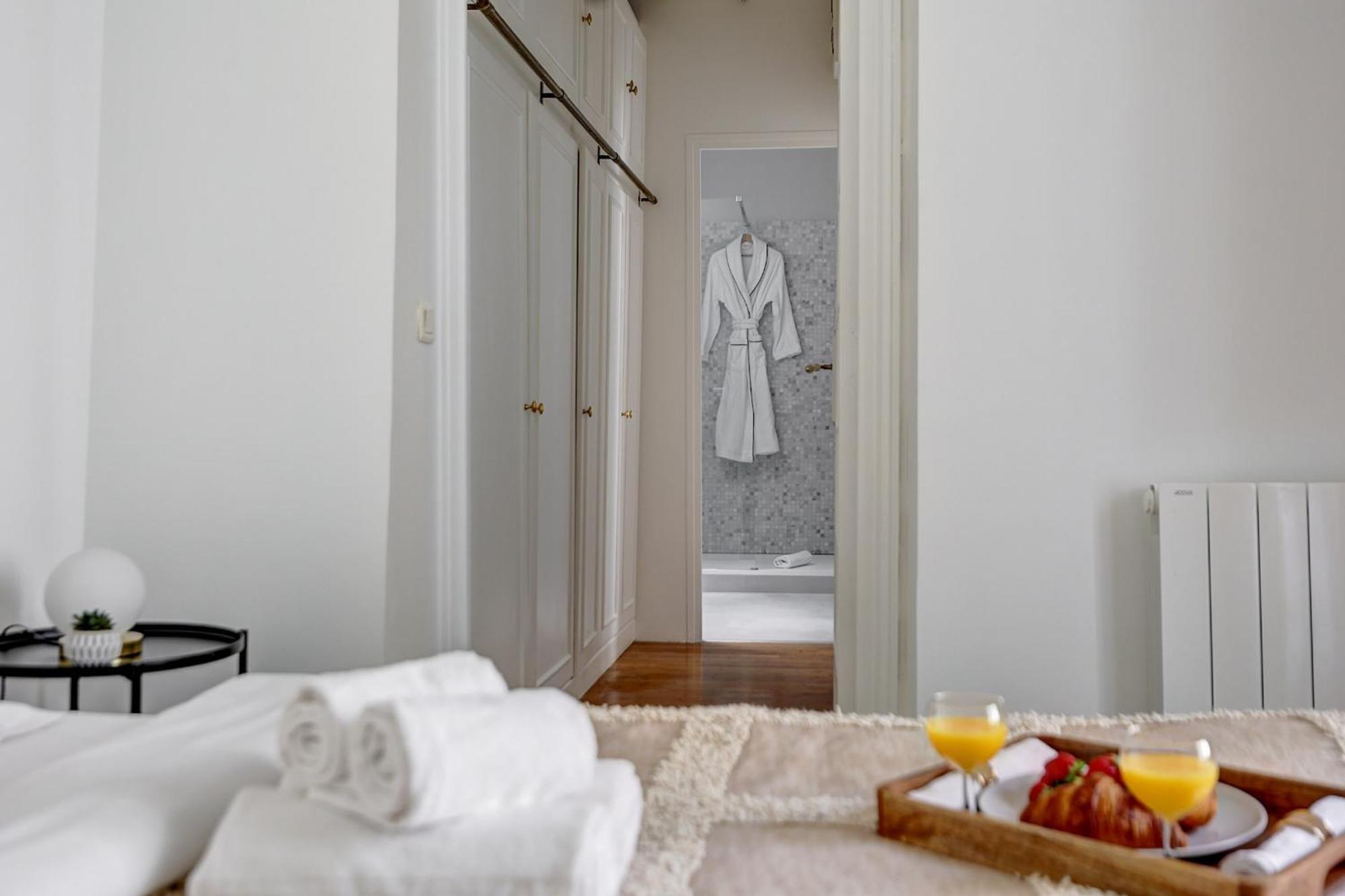Champs-Elysees - 2Br With Balcony - Cityapartmentstay Párizs Kültér fotó