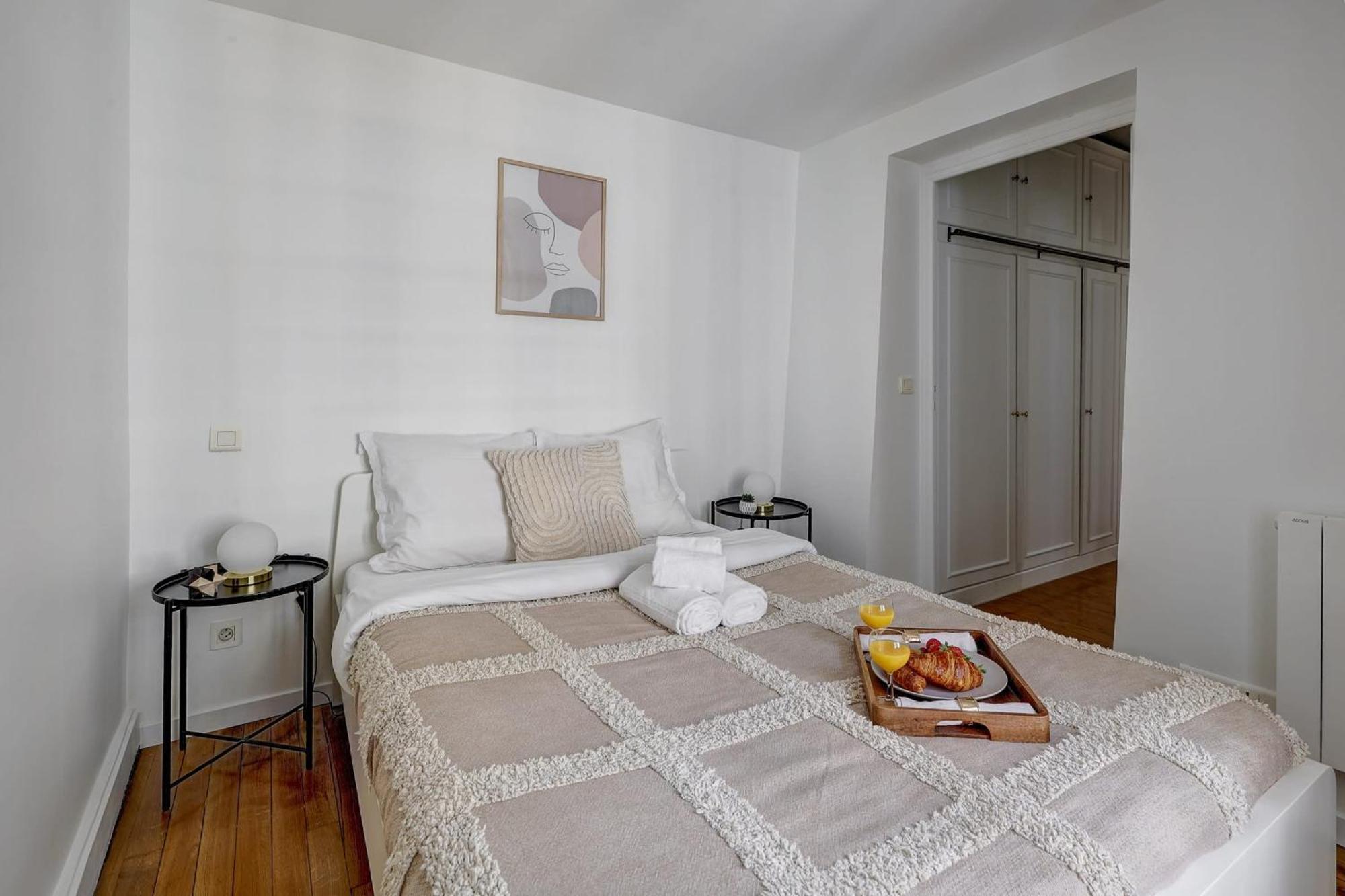 Champs-Elysees - 2Br With Balcony - Cityapartmentstay Párizs Kültér fotó