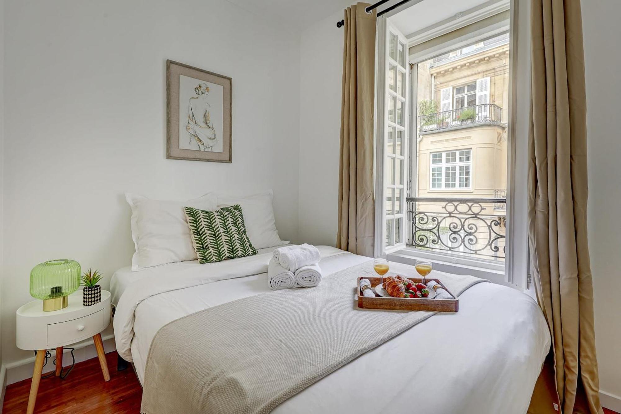 Champs-Elysees - 2Br With Balcony - Cityapartmentstay Párizs Kültér fotó