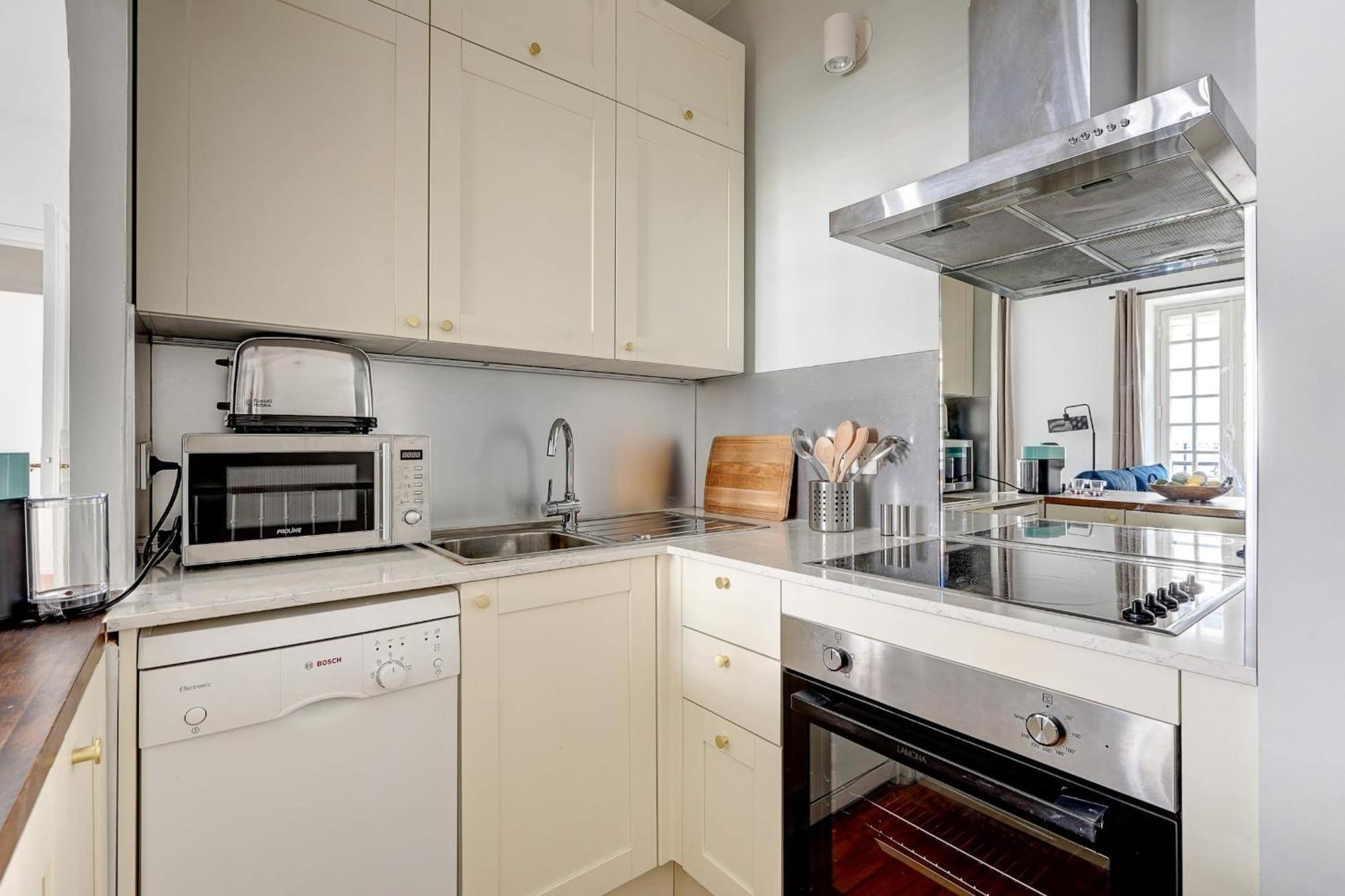 Champs-Elysees - 2Br With Balcony - Cityapartmentstay Párizs Kültér fotó